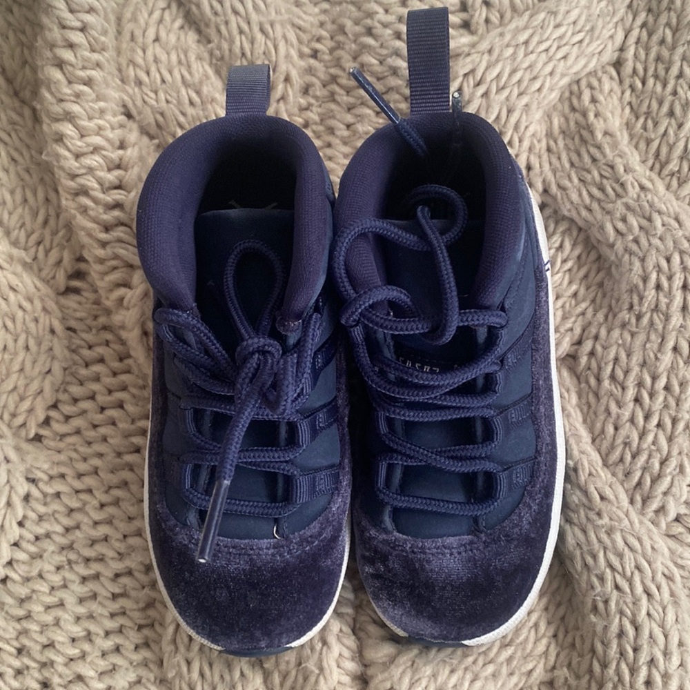 Jordan Toddler's 11 Retro Midnight Navy/Metallic Silver